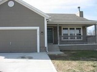 706 W 3rd Ter, Wellsville, KS 66092