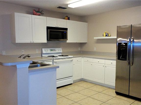 3rd image of 8815 Grand Palms Cir APT A