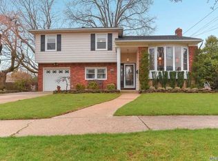 835 2nd Ave, Franklin Square, NY 11010