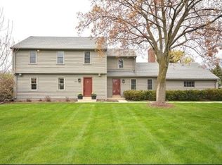 18610 Elm Terrace Dr, Brookfield, WI 53045