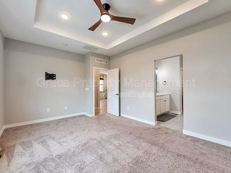 4751 Ambrose Pl — Photo 15