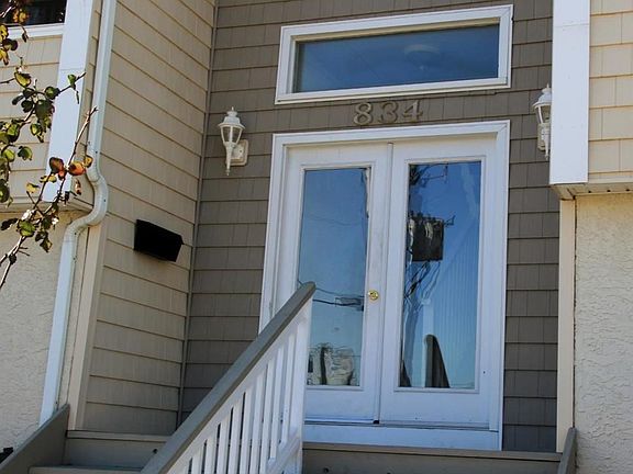 2nd image of 834 Moorlyn Ter