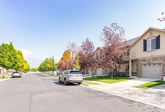 2nd image of 2409 W Adelaide Dr