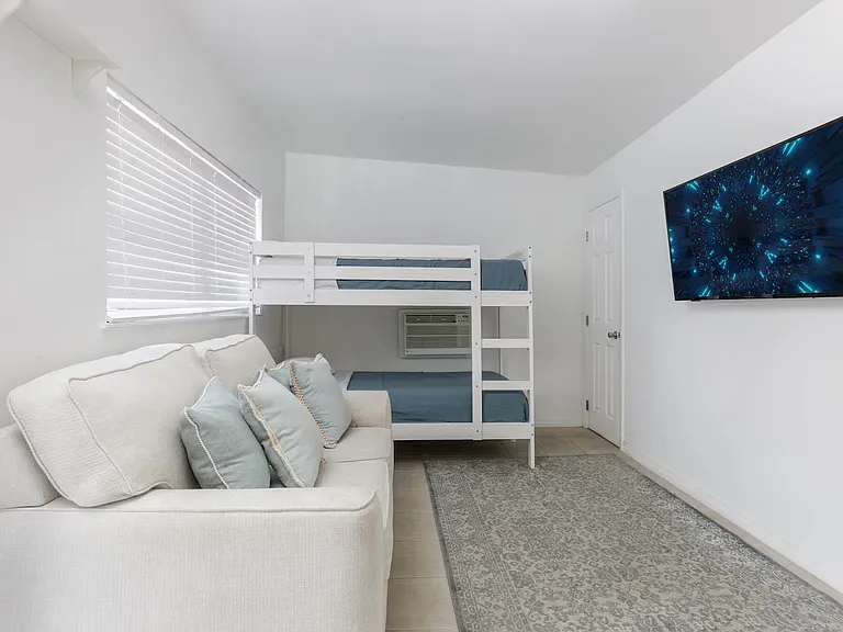1134 Harrison St — Photo 34