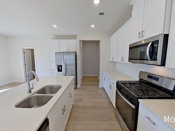 2nd image of 269 Lavinia Cir