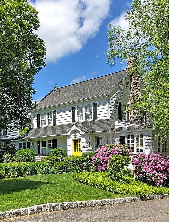 1st image of 10 Murchison Pl