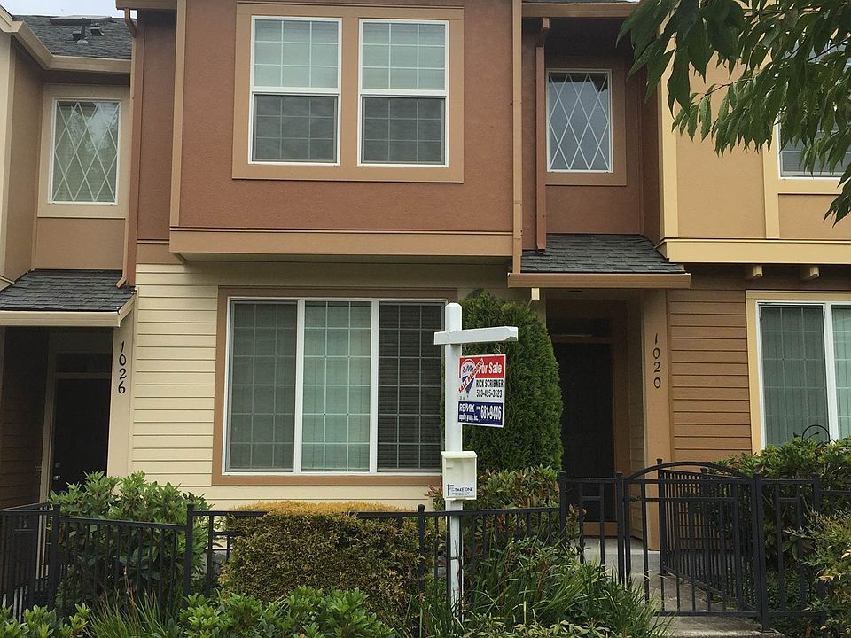 1st image of 1020 SE Nazomi Ave