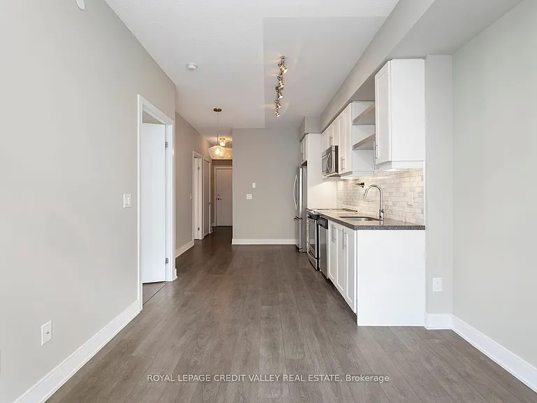 525 Adelaide St W #1732 — Photo 9