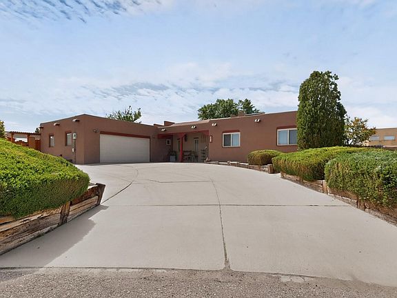 4th image of 310 La Espina Pl NE