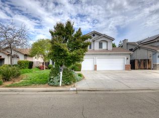 2284 E Kelso Ave, Fresno, CA 93720