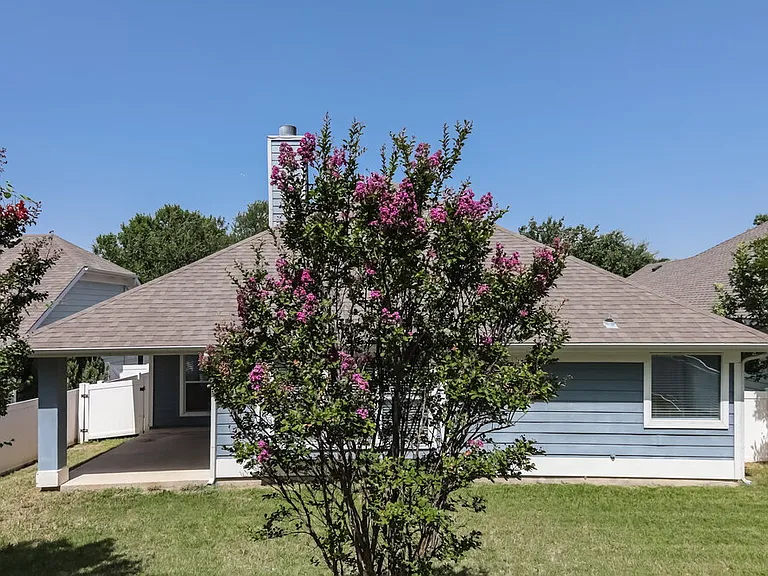 419 Creekview Dr — Photo 16