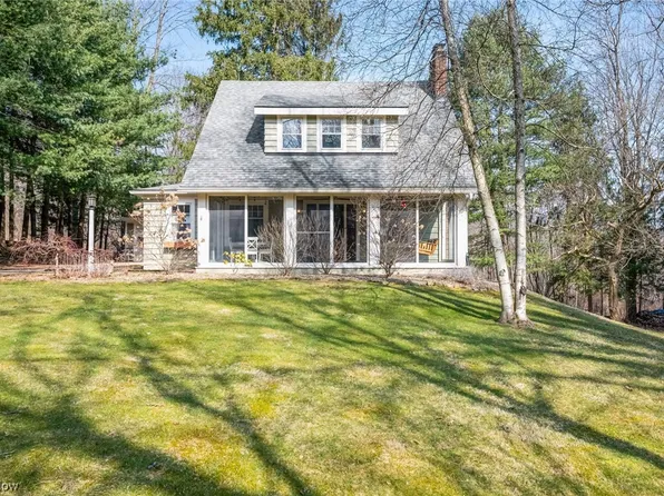 38575 Miles Rd, Moreland Hills, OH 44022