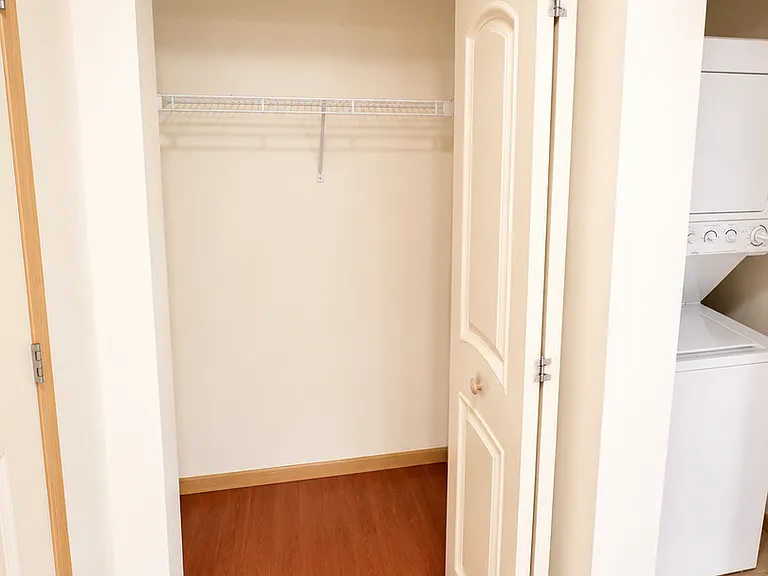 McComb Place Apartments — Photo 10