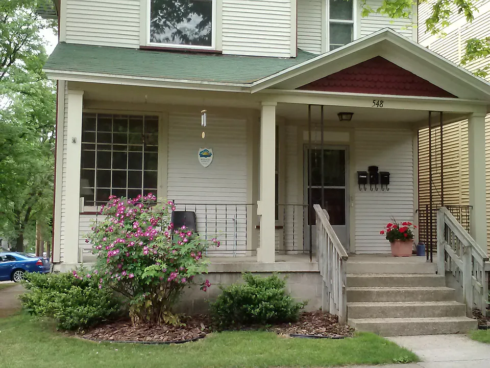 548 Coit Ave NE #2