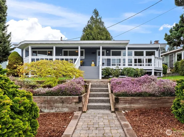 1767 N Bridgeview Drive, Tacoma, WA 98406