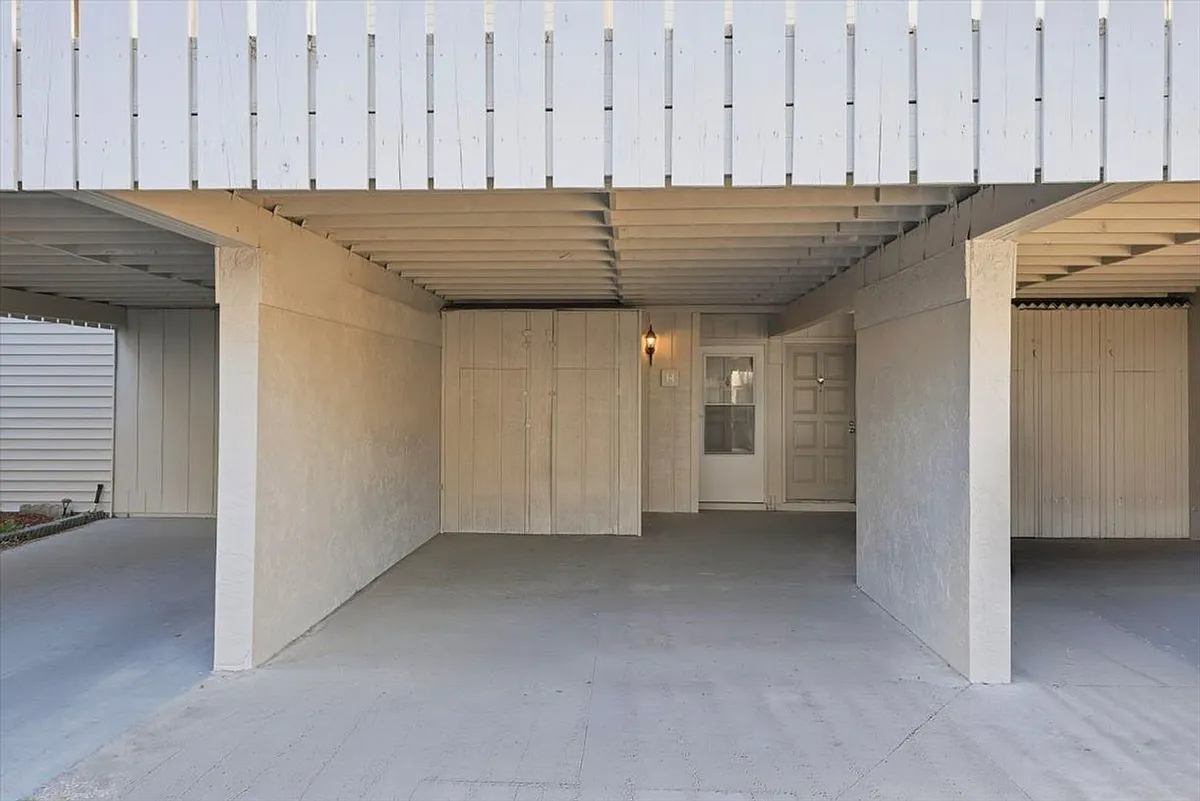 Building Photo - 1428 Oak Pl #C