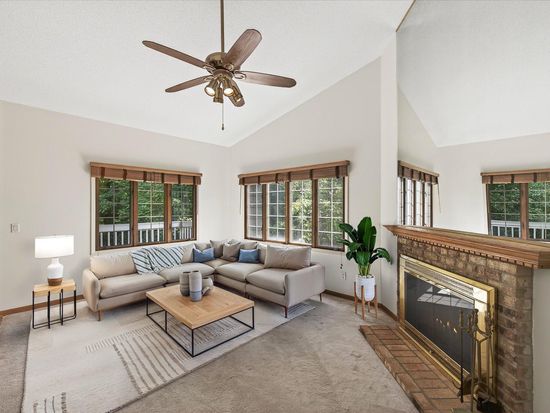 3551 Blue Jay Way APT 201, Eagan, MN 55123