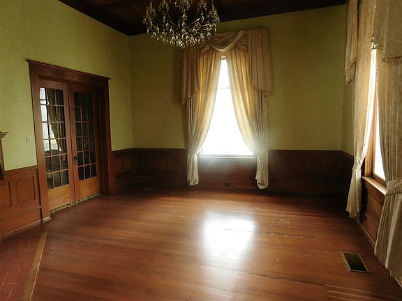 5th image of 608 Federal Ave