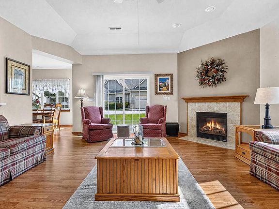 3rd image of 5333 S Butterfield WAY