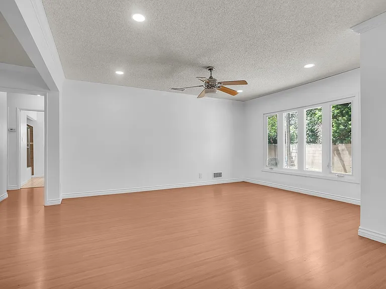 1833 Lees Ave — Photo 5