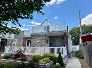 615 W Market St, Long Beach, NY 11561