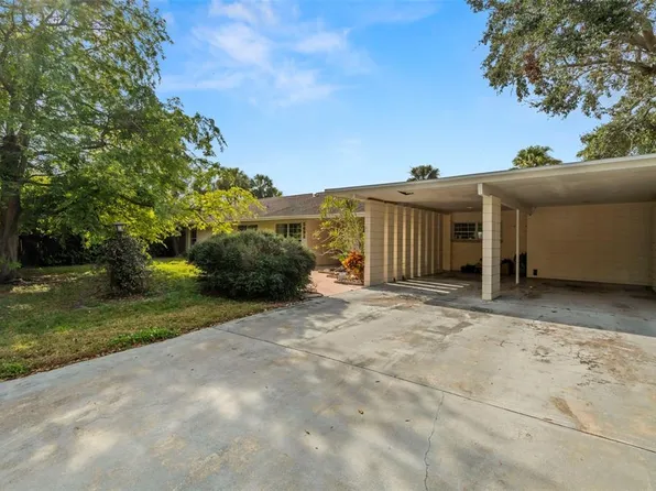 5693 11th St S, Saint Petersburg, FL 33705