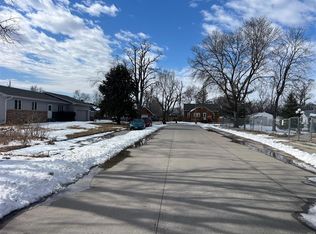 211 W Alexander St, Valley, NE 68064