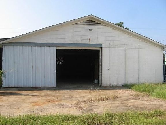 3rd image of 1934 Jefferson Davis Hwy