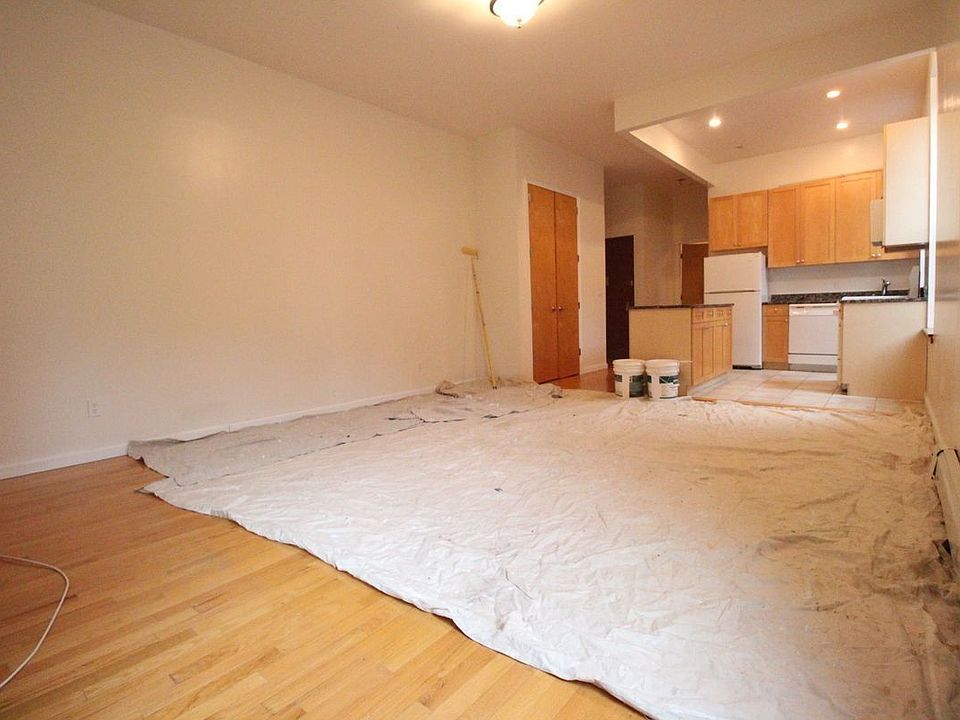 2nd image of 61 W 86th St APT 2A