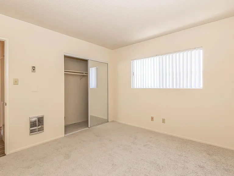 Ocean West Apartments — Photo 24
