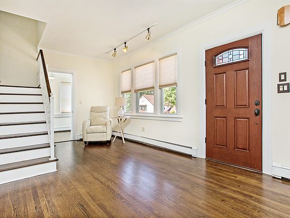 2nd image of 125 Alexander Ave