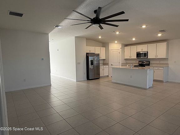 3rd image of 675 Dockside Dr SW