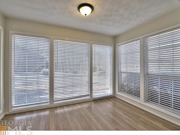 3rd image of 1805 Country Park Dr SE