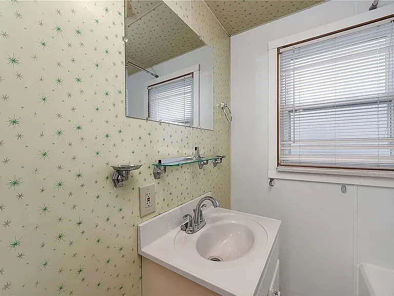 217 American Ave — Photo 21