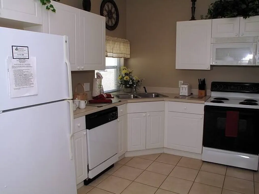 4 bed, 1567 sqft, $2,200 — Photo 2