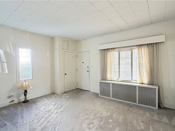 5th image of 1407 Superior St