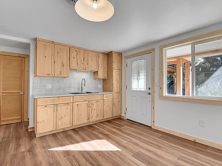 30152 Hilltop Dr — Photo 6