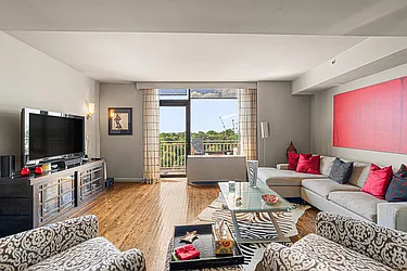 116-24 Grosvenor Lane, #14A