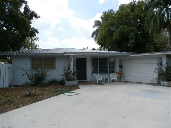 4100 Rainbow Dr, Fort Myers, FL 33916
