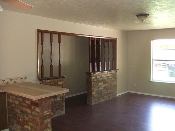 3rd image of 2118 E Harlow Pl