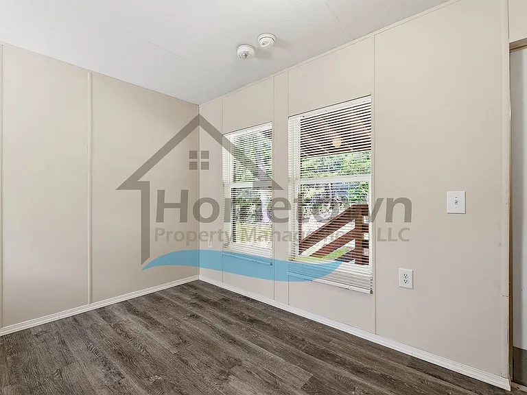 136 Cedar Hl — Photo 12