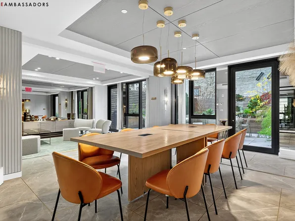 300 West 30th Street image 11 of 18