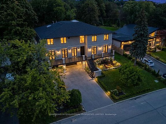 3rd image of 118 Laurentide Dr