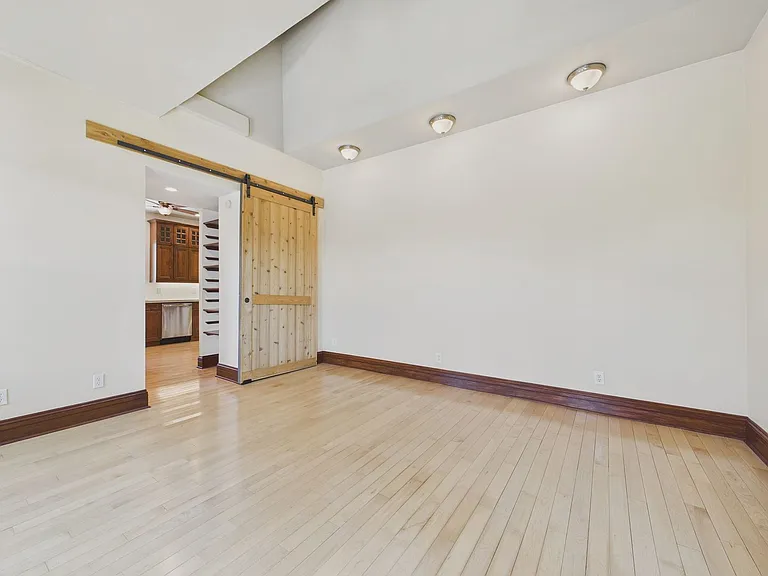 205 Logan St — Photo 6