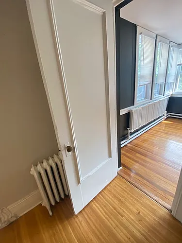 571 University Ave #5 Photo 1