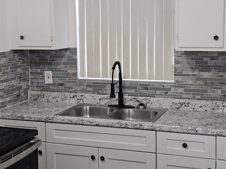 2040 Grant Ave #1 — Photo 2