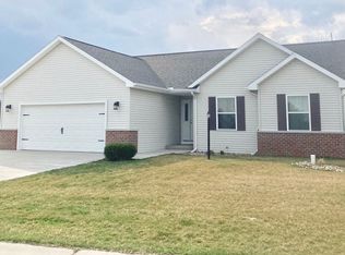 54639 Winding River Dr, Middlebury, IN 46540
