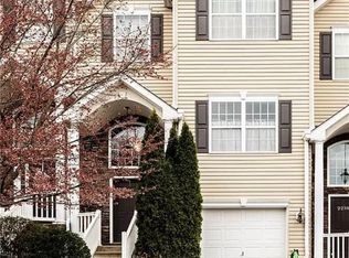 2220 Rising Hill Rd, Whitehall, PA 18052