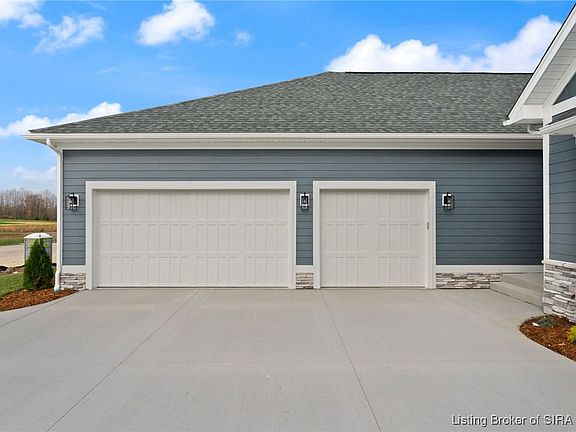 5th image of 1710 Greenbrier Pointe #323