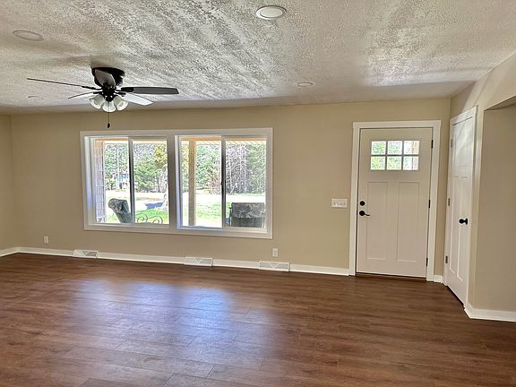 4th image of 6210 Lakeview Blvd
